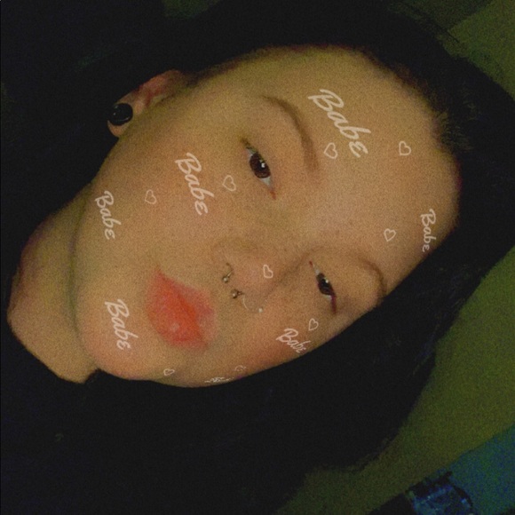 Meet your Posher, Sarah - Picture 1 of 2